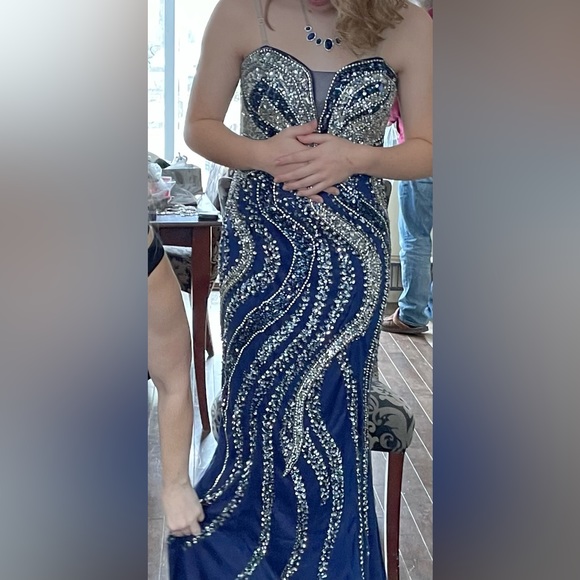 Blue prom dress gown size 4 - Picture 4 of 4